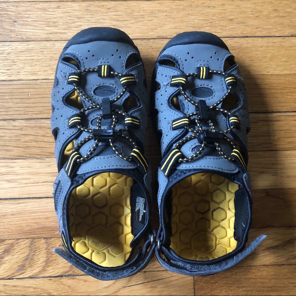 Khombu sandals